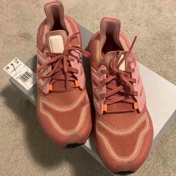 Adidas Ultraboost 22 W - Picture 2 of 9